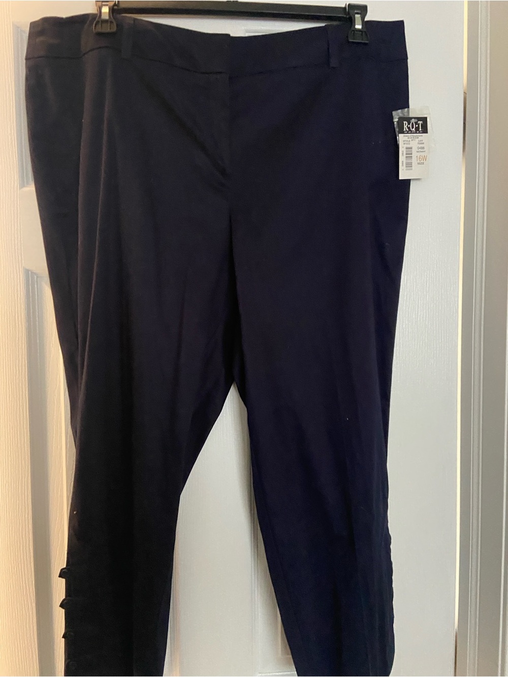 R+T Navy Capri Pants for Women - Tailored Stretch Fit